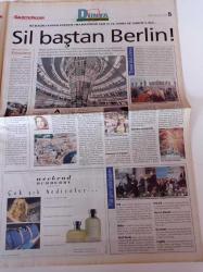 Milliyet Gazete Pazar - 18 Temmuz 1999 -  Sayı 128 - Didem Uzel Fotoğrafı - Topuklu Futbol - Genç Avrupa Bize Bakıyor - Denizde By Night