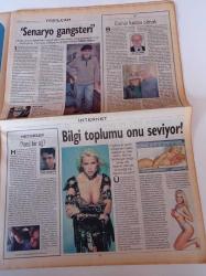 Milliyet Pazar Gazetesi- 8 Mart 1998 - Sayı 68 - Ay'a Roket Yollayan Türk Zühtü Bayar- Bu Resimlerde Kadın Nerede - Melinda - Balkan Naci İslimyeli - Republica'nın Solisti Saffron