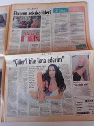 Milliyet Pazar Gazetesi - 15 Şubat 1998 - Sayı 65 - Travestiler Kraliçesi Sisi Tansu Çiller'i Bile İkna Ederim - Victoria Secret - Zagor- Böyle Teşhircilik Görülmedi - Naomi Campbell