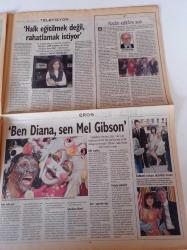 Milliyet Pazar Gazetesi - 15 Şubat 1998 - Sayı 65 - Travestiler Kraliçesi Sisi Tansu Çiller'i Bile İkna Ederim - Victoria Secret - Zagor- Böyle Teşhircilik Görülmedi - Naomi Campbell