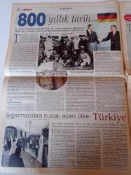 Milliyet Almanya Gazetesi - 3 Ekim 2003 - Berlin Duvarı Yıkıldıktan Sonra - Tekstil Devi Şahinler Patronu Kemal Şahin - Göçmen Çocukları Futbolun Kralı Oldu - İlhan Mansız - Yıldıray Baştürk - Ümit Davala