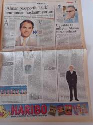Milliyet Almanya Gazetesi - 3 Ekim 2003 - Berlin Duvarı Yıkıldıktan Sonra - Tekstil Devi Şahinler Patronu Kemal Şahin - Göçmen Çocukları Futbolun Kralı Oldu - İlhan Mansız - Yıldıray Baştürk - Ümit Davala