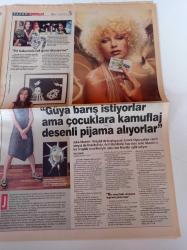 Milliyet Pazar Gazetesi - 7 Eylül 2003 - Yeşim Ceren Bozoğlu Fotoğrafı - Sualtına Rağbet Arttı - New York'tan Gelen Zararlı Oyuncaklar - Dolmabahçe Sarayı