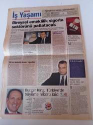 Milliyet İş Yaşamı Ve İnsan Kaynakları Gazetesi - 28 Mayıs 2000 - Barbie'ye Erkek Eli Değdi - Halk Sigorta Genel Müdürü Erhan Dumanlı Fotoğrafı - Robert Eckert - Jill Barad
