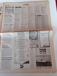 Milliyet 2000 Gazetesi - 10 Mayıs 2000 - Alman usulü Seks ruleti-Uyuşturucu alışkanlığı ilkokul yaşlarına indi- Fare İdrarı Kansere İlaç Oldu - Sanal Gözetleme - Dolmabahçe'de 193 Saat Var - Cannes'da Heyecan Var
