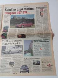Milliyet Otomobil Gazetesi - 21 Eylül 2004 - Yalova Gemlik Gezisi -  Çınarcık - Armutlu - Yaşlı Otomobiller Bizler Hurda Değiliz - Ünlü Sanatçı Levent Yüksel Fotoğrafı