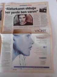 Milliyet Cumartesi Gazetesi - 26 Haziran 2004 - Mirkelam Fotoğrafı - Amerikalı Şarkıcı Anastacia Kanser Dişiliğimden Bir Şey Kaybettirmedi - Deniz Akkaya - Romans 2 Cehennemin Anatomisi Filmi
