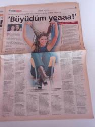 Milliyet Vitrin Gazetesi - 26 Şubat 2000 - Sayı 170 - Selin Toktay Fotoğrafı - Uğur Yücel - 9. Uluslararası Deri Günleri Fuarı - Yerli Pavarotti Erol Uras'tan Tangolar