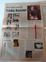 Milliyet Gazete Pazar - 20 Şubat 2000 - Sayı 159 - Hem Kekeme Hem Geveze Grup Laçin Kurucusu Hüseyin Turan - Özel Tarih Yıldız Kenter - - Lara Croft - Denise Richards Fotoğrafı - Adaların Adası Bora Bora
