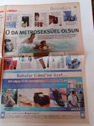 Milliyet Babalar Günü Gazetesi - 18 Haziran 2004 - Babalar Kraldır - Serdar Hotiç İki Erkek Çocuk Babası Olmanın Keyfini Yaşıyor - İşadamı Adnan Şen- Melda Lara Kamhi Fotoğrafı - Tanju Çolak Ve Oğlu Anıl