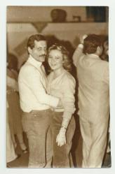 FUNDA AKARTÜRK ÇELİK PALAS GECE KULÜBÜNDE DANS EDERKEN ESKİ FOTOĞRAF...