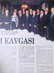 Nokta Dergisi - 6-12 Aralık 1992 - ANAP'ta değişim kavgası - Moskova'da kongre kavgaları - Ölmeyen aşkın sırrı - Değişik bir objektiften Mesut Yılmaz - Turgut Özal - Politikada Komplo Teorileri - Çok partili, tek görüşlü düzen - Bir zamanlar bir ANAP vardı - Rus Ayısı uyumuyor - Türkiye modeli fazla Avrupai - Kıbrıs'ta zor dönemeç - Küspeden akaryakıt -