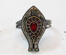 EsKi LALE FoRMLu GÜMÜŞ TAŞLI KADIN YÜZÜĞÜ....