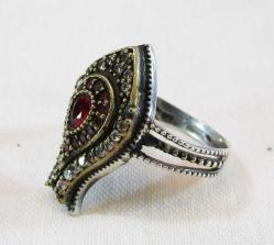 EsKi LALE FoRMLu GÜMÜŞ TAŞLI KADIN YÜZÜĞÜ....