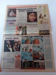 Milliyet Renk Gazetesi - 30 Mayıs 1984 - Banu Alkan En Büyük Namussuzluk Göz Zinasıdır- Faruk Peker - Film Yapımcısı Kadri Yurdatap- Michael Jackson Yazar Oluyor