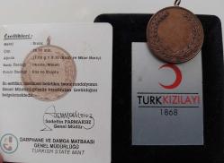 2017 KIZILAY KAN BAĞIŞÇISI BRONZ ORİJİNAL MİNELİ MADALYASI DARPHANE BASKISI SERTİFİKALI ORİJİNAL KUTUSUNDA R1A1A1 ÇOK NADİR PEK ÇIKMAZ