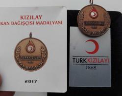 2017 KIZILAY KAN BAĞIŞÇISI BRONZ ORİJİNAL MİNELİ MADALYASI DARPHANE BASKISI SERTİFİKALI ORİJİNAL KUTUSUNDA R1A1A1 ÇOK NADİR PEK ÇIKMAZ