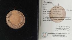 2017 KIZILAY KAN BAĞIŞÇISI BRONZ ORİJİNAL MİNELİ MADALYASI DARPHANE BASKISI SERTİFİKALI ORİJİNAL KUTUSUNDA R1A1A1 ÇOK NADİR PEK ÇIKMAZ
