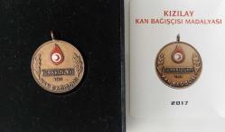 2017 KIZILAY KAN BAĞIŞÇISI BRONZ ORİJİNAL MİNELİ MADALYASI DARPHANE BASKISI SERTİFİKALI ORİJİNAL KUTUSUNDA R1A1A1 ÇOK NADİR PEK ÇIKMAZ