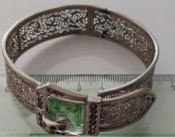 OSMANLI SON DÖNEM FRANSADAN ALINMA TELKARE SANATSAL MÜTHİŞ İŞLEME AÇIK YEŞİL KRİSTAL TAŞLI ORİJİNAL GÜMÜŞ BİLEZİK B1RRR1 PEK ÇIKMAZ