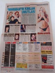 Star Box Gazetesi - 6 Ekim 2002 - Doğuş Klibinde Ölçüyü Kaçırdı - Sibel Can'ı Kıskandıran Popo - Nez - BBG Melih'in Yeni Ablası - Ateş Krallığı - Şehnaz Tango - Ayşe Tolga - Fikret Kuşkan - Berhan Şimşek
