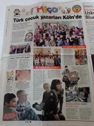 Milliyet Pazar Gazetesi - 4 Ekim 2009 - Ivana Sert Fotoğrafı - Gösterime Yönetmensiz Giren Film Mazi Yarası - Madonna - Nilüfer Açıkalın - Kıvanç Tatlıtuğ - Beren Saat - Scarlett Johansson - İsrail Başkonsolosu Moshe Kamhi