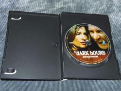 KARANLIK SAATLER-THE DARK HOURS...SIFIR AYARINDA TEMİZ PROBLEMSİZ DVD FİLMDİR.