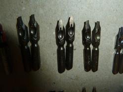 ANTİKA HATTAT DİVİT UCU KALİĞRAFİ UÇLARI 30 ADET +10 ADET DİVİT KALEMİ+4 HOKKA+1 ŞİŞE MÜREKKEP+ÜCRETSİZ KARGO