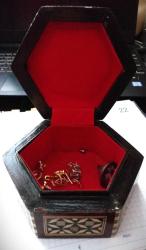 SEDEF KAKMALI ALTIGEN MÜCEVHER KUTUSU