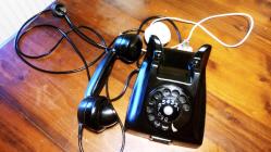 İKONİK BAKALİT ÇEVİRMELİ MASAÜSTÜ ANTİKA TELEFON