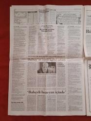 Cumhuriyet Gazetesi 7 Kasım 2010 Avrupa İzleniyor,Onu İndireceğim,Kadınlar AKP'ye Karşı Yürüyor,Partide Barış Dışta Mücadele,Balbay'ın İsteği Kabul Edildi,Bahçeli Hezeyan İçinde,Fenerbahçe Evinde Coştu,Koridorda Kırmızı Kart,Antalya Başladı Bursa Bitirdi,Sultanlar Fırtına Gibi,Hagi 3 Puan İstedi