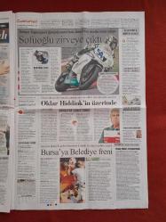 Cumhuriyet Gazetesi 4 Ekim 2010 Hedef Pozitif Muhalefet,AKP'den İmama Destek,Teröre Karşı Ortak Hareket,NATO Mayın Temizleyecek,Erbakan Yeniden Sahaya Çıktı,Kürtçe Kurslara Ayar,Çizgide Kırılma Yok,Trabzon Kafasını Kullandı,Schuster Zehir Zemberek,Sahada Yüksek Gerilim,Sofuoğlu Zirveye Çıktı,Oklar Hiddink'in Üzerinde,Bursa'ya Belediye Freni