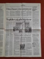 Cumhuriyet Gazetesi 20 Mayıs 2006 Zeki Sezer-Tepkiye Asker Desteği,19 Mayıs Coşkusu,Erdoğan'dan Ağır Suçlama,Ecevit İçin Kritik Süre, Protestolar Hükümeti Böldü,Suçluların Telaşı İçinde,Kilit İsim Sağır Yakalandı,Dinci Basin Yine Çarpıtıyor,Başkanlık Ateş Pahası,Canaydın: Para Her Şey Değil,Beşiktaş'ta Kontenjan Sıkıntısı,Sharapova Gelmiyor,Alanya'da Plaj Voleybolu Coşkusu