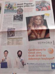 Milliyet Cumartesi Gazetesi - 12 Eylül 2009 - Hayrettin Karaoğuz Fotoğrafı - Kızsız Adam'ın Yıldızı Beyaz Perdede - İstanbul İçin Sanat Vakti - Alacakaranlık Oyuncularını Bir Türk Kızı Giyindiriyor Melis Kuriş