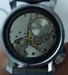 RUSYA BOCTOK (VOSTOK) MARKA KURMALI BAKIMLI MUHTEŞEM ORİJİNAL FÜME-KOYU YEŞİL KADRAN SÜPER KOL SAATİ RRRR1A1 NADİR