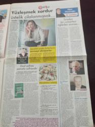 Cumhuriyet Cumartesi Gazetesi - 28 Kasım 2020 - Sayı 11 - Eleştirmenler Senaristler Oyuncular Ekran Yüzleri Seçti Her Bünyeye Dizi - Bir Başkadır Dizisi - Cansu Dere Fotoğrafı - İlk Görüşte Aşk - TÜRKONFED Başkanı Orhan Turan - Foça