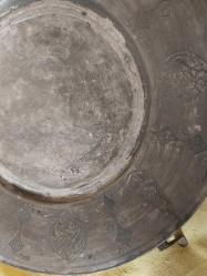 OSMANLI DÖNEMİ ERMENİ USTA İŞİ, YOĞUN SÜSLEMELİ, BÜYÜK BOY BAKIR PİLAVLIK.