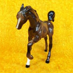 VINTAGE ROYAL DOULTON MADE IN ENGLAND DORU AT PORSELEN BİBLO , HÂLİYLE