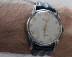 İSVİÇRE ARMIDA MARKA ORİJİNAL AKTİF KURMALI SANDIK MALI SARI AKSAMLAR ALTIN KAPLAMA SÜPER KOL SAATİ 1A1BB1R