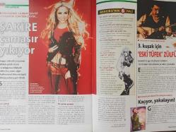 Tempo Dergisi - 1-7 Kasım 2001- Lale Mansur'un Gizli Bahçesi- Aşkın Yolu Burundan geçer- Bodrum'da Kriz keyfi- Deniz Akkaya- Ali Kırca- Külkedisi Kiki'nin komik masalı- Çeteler, yarışlar ve kızlar- New York'tan Bağdat'a uzanan yolculuk- Krize karşı dans- Mutlu seks reçetesi- Ölüm Tezgâhı-