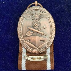 İKİNCİ DÜNYA SAVAŞI NAZİ ALMANYASI  MADALYA   WW2