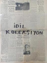 Orijinal Ulus Gazetesi - Newspaper - 10 Sonteşrin 1941 - 10 Kasım 1941 - 10 November 1941 - Atatürk'ün 3 üncü ölüm yıldönümü - Milli Şefin Türk Milletine beyannamesi - Ebedi Şef Atatürk'ün aziz hatırasını anacağız - Zonguldak'ta kömür bayramı kutlandı - Milli yasımızın yıl dönümü - Atatürk ve İsmet İnönü bir arada - Ebedî Şefin askerlik hayatı - Atatürk'ün hayatı - Atatürk ve Parti - Mukaddes Atatürk'ün altın devresi - Ebedi Şefin askerlik hayatı - Atatürk komutan - Üç dört yaşında tütün dizen çocuklar - Belsamitol ilaç reklamı - İngiliz tayyareleri Fransaya ve Napoli'ye akınlar yaptılar - Almanlar Yalta'yı zaptettiler - Atatürk seyahatte - Peyami Safa -