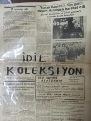 Orijinal Akşam Gazetesi - Newspaper - 20 Teşrinisani 1938 - 20 Kasım 1938 - 20 November 1938 - Büyük Şefin Aziz naaşı Ankara  yolunda - İzmit tarihte en hüzünlü akşamını geçirdi - Atatürk'ün Cenaze merasimi dolayısıyla Macaristan'da milli matem yapılacak - Ecnebi heyetlerin reisleri Atatürk'ten büyük hayranlıkla bahsediyorlar - Atatürk ve kadınlık - İran gazetelerinin hararetli makaleleri - Bursa'da gençliğin Mitingi - Yunan Başvekili dün geldi akşam Ankara'ya hareket etti - Büyük Ölü İstanbul'dan ayrılırken denizde yapılan merasim - Bütün memleket matem içinde Atasını anıyor - Ege'de tütün piyasası açıldı, satış başladı - Kanzuk ilaç reklamı - Philips ampul reklamı - Sigarada yenilik - İzmir sigarası - 25 sigara 20 kuruş -
