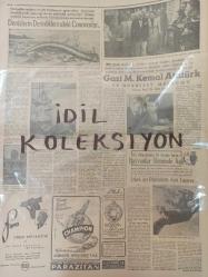 Orijinal Hürriyet Gazetesi - Newspaper - 10 Kasım 1953 - 10 November 1953 - Büyük Ata'yı bugün toprağa veriyoruz - Ankara'da muhteşem bir merasim yapılıyor - Mac Arthur'un Türk milletine mesajı - Büyük Atatürk hakkında İnönü'nün yolladığı mesaj - Suudi Arabistan Meliki İbnissuud dün sabah öldü - Büyük Ata'nın Ebediyete intikali - Atamız için şehrimizde yapılacak anma törenleri - Atatürk ve Maarif - Bütün İtalya'da dün 10 dakika grev yapıldı - Atatürk Trakya manevralarında - Gazi M.Kemal Atatürk - Atatürk'ü nasıl tanıdım - Milli Güreş takımımız dün İsveç'e hareket etti - Prenses Nilüfer Türk vatandaşı olmak istiyor - Kohler dikiş makinası reklamı -