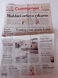 Cumhuriyet Gazetesi - 5 Kasım 2009 - Beşiktaş Başkanlarının Kara Yazgısı - Shakira Son Anda Özgür - CHP Sözcüsü Mustafa Özyürek - MHP Grup Başkanvekili Oktay Vural - Adli Tıp Güler Zere Af Kapsamında