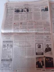 Cumhuriyet Gazetesi - 13 Kasım 2009 - Fenerbahçe'de Roberto Carlos Düğümü - Telekomünikasyon İletişim Başkanı Dinleyemedik - Telekulak Depremi - Dünyanın En Güçlüleri- Rusya Fin Ortaklığı