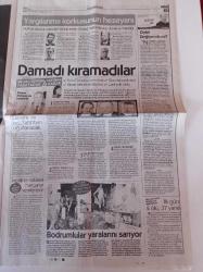 Cumhuriyet Gazetesi - 25 Eylül 2015 - Darüşşafaka'nın Koçu Oktay Mahmuti Kavga Ve Polemik Basketbolu Bitirecek - Van Persie - Diyarbakır'dan Bayramlaşma Manzaraları - Esed Yine Esad Mı Oluyor - Hac'da Facia 753 Ölü -  Bergüzar Korel - Mehmet Ali Alabora