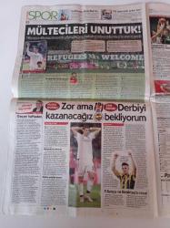 Cumhuriyet Gazetesi - 25 Eylül 2015 - Darüşşafaka'nın Koçu Oktay Mahmuti Kavga Ve Polemik Basketbolu Bitirecek - Van Persie - Diyarbakır'dan Bayramlaşma Manzaraları - Esed Yine Esad Mı Oluyor - Hac'da Facia 753 Ölü -  Bergüzar Korel - Mehmet Ali Alabora