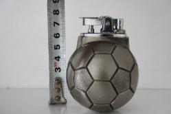 FUTBOL TOPU SEKLİNDE MASA ÇAKMAGI SORUNSUZ TERTEMIZ        DETAYLAR RESIMLERDE    (YENİ RAF