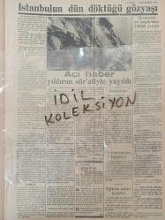 Tıpkı Basım - Kurun Gazetesi  - Newspaper - 11 Birinciteşrin 1938 - 11 Ekim 1938 - 11 October 1938 - Milli matem devam ediyor - Türk milleti, herzaman büyük kurtarıcısı Atatürk'ün izinde yürüyecektir - Kamutay bu sabah 11 de toplanıyor Yeni Reisicumhur seçilecek - Başvekilin Ankara'ya muvasalatını müteakıp Vekiller heyeti büyük millet meclisi binasında bir içtima aktetti - Vatan en büyük evladını kaybetmedi, onu sadece göğsünün derinliğine çekip aldı - Atatürk'ün dilinden kendi hayatı - Atatürk'ün portresi - En büyük zevki halk arasında yaşamak - Karamazof Kardeşler - İstanbul'un dün döktüğü gözyaşı - Acı haber yıldırım süratiyle yayıldı - Konsolosların taziyeleri - Sabiha Gökçen fotoğraf - Eski İngiliz kralı Edvard - Hükümetin Resmi tebliği - Vatan en büyük evladını kaybetmedi - Hakkı Süha Gezgin - Ankara'daki ecnebi devlet mümessilleri - Atatürk'ün portresi - Mehmet Asım - Atatürk'ün dilinden kendi hayatı - Sigarada yenilik - İzmir sigarası - Şehir matem içinde -